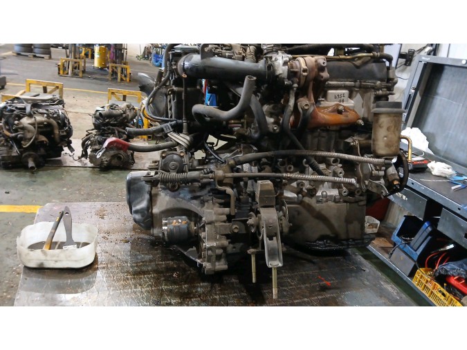 Motor TOYOTA YARIS 2004