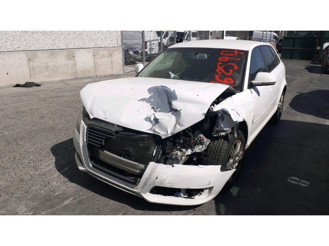 MANDO ELEVALUNAS DELANTERO DERECHO AUDI A3 2010