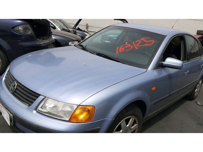 MANDO ELEVALUNAS DELANTERO DERECHO VOLKSWAGEN PASSAT 1997