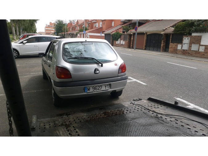 MANDO ELEVALUNAS DELANTERO DERECHO FORD FIESTA 2000