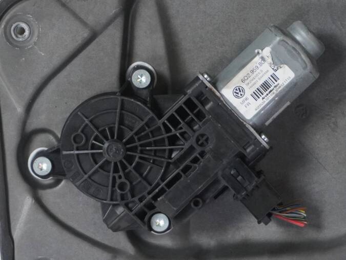 ELEVALUNAS DELANTERO IZQUIERDO SKODA FABIA 2009