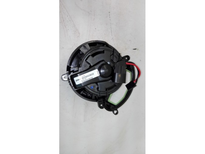 MOTOR DEL CALENTADOR KIA KADJAR 2016