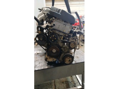 MOTOR CON ACCESORIOS Y CAJA DE CAMBIOS NISSAN PRIMERA