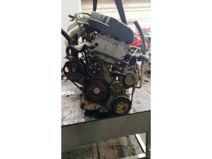 MOTOR CON ACCESORIOS Y CAJA DE CAMBIOS NISSAN PRIMERA
