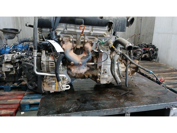 MOTOR CON ACCESORIOS Y CAJA DE CAMBIOS NISSAN PRIMERA