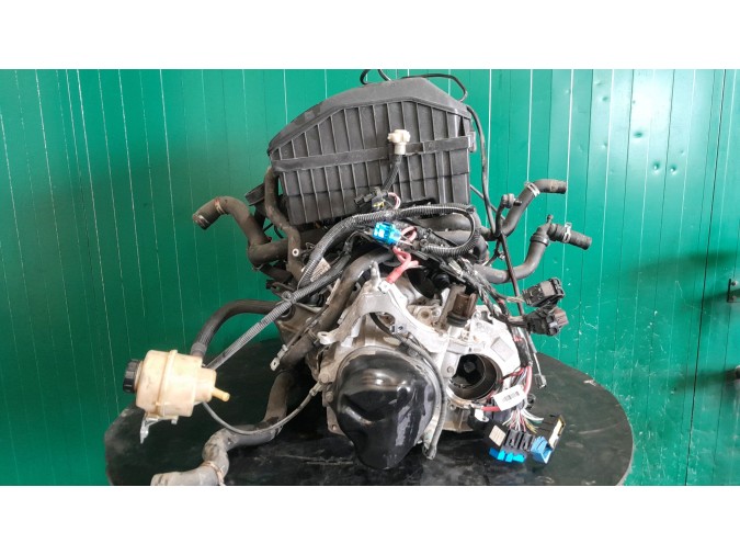 MOTOR CON ACCESORIOS Y CAJA DE CAMBIOS DACIA LOGAN 2014