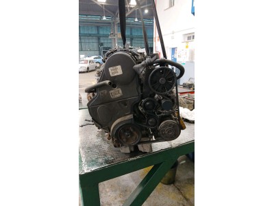MOTOR CON ACCESORIOS SIN CAJA DE CAMBIOS VOLVO S60 2004