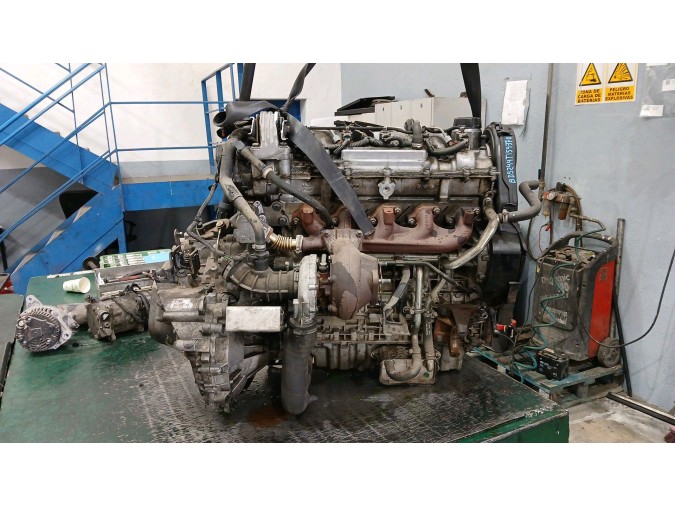 MOTOR CON ACCESORIOS SIN CAJA DE CAMBIOS VOLVO S60 2004