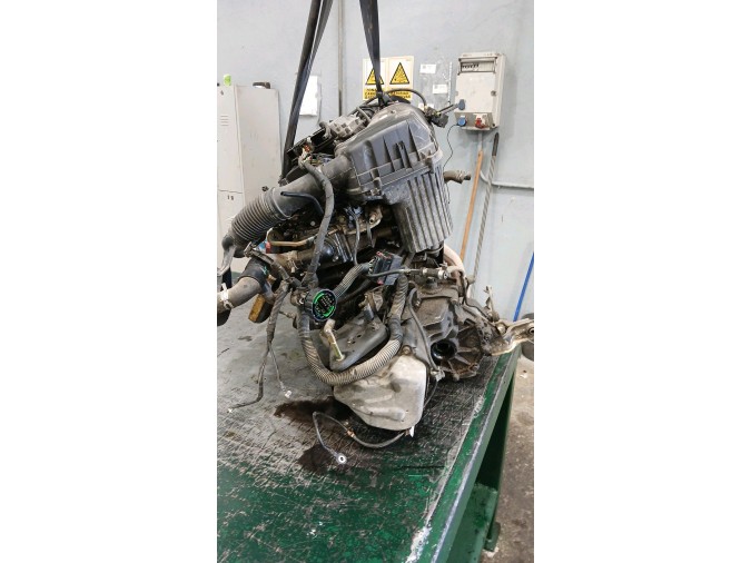 MOTOR CON ACCESORIOS Y CAJA DE CAMBIOS PEUGEOT 106 2001