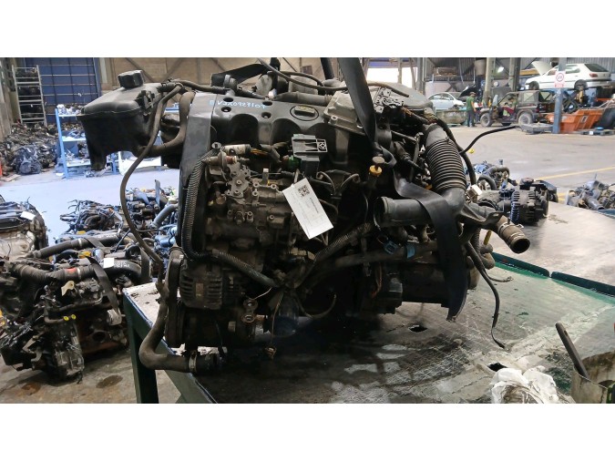 MOTOR CON ACCESORIOS Y CAJA DE CAMBIOS PEUGEOT 106 2001