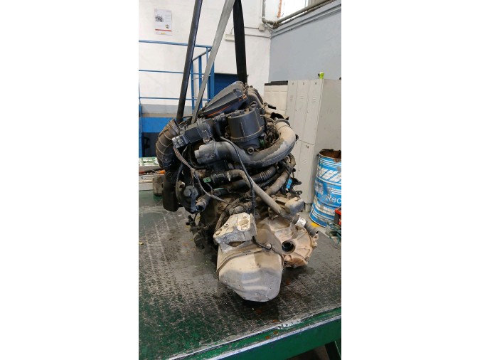 MOTOR CON ACCESORIOS Y CAJA DE CAMBIOS CITROEN C3 2004