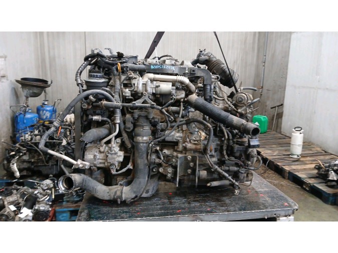 MOTOR CON ACCESORIOS SIN CAJA DE CAMBIOS TOYOTA AVENSIS 2002