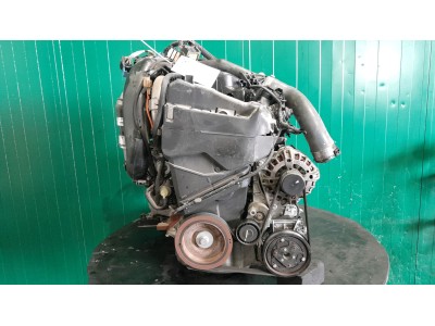 MOTOR CON ACCESORIOS Y CAJA DE CAMBIOS DACIA SANDERO