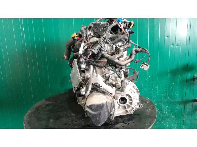 MOTOR CON ACCESORIOS Y CAJA DE CAMBIOS DACIA SANDERO