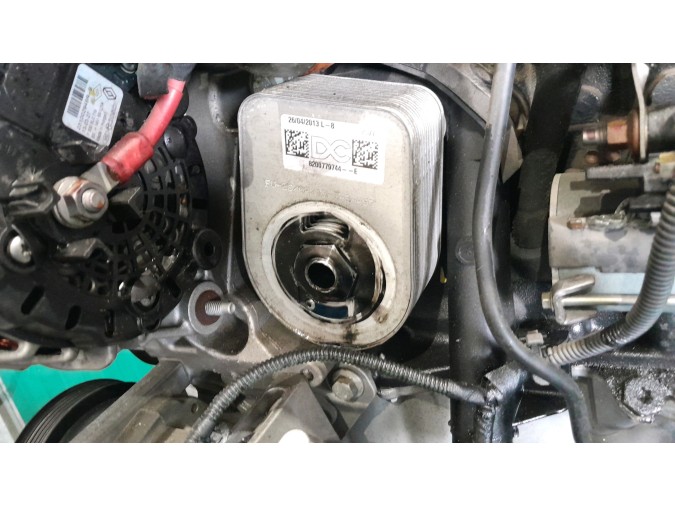 MOTOR CON ACCESORIOS Y CAJA DE CAMBIOS DACIA SANDERO