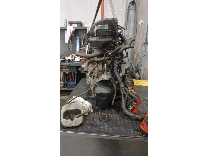 MOTOR CON ACCESORIOS Y CAJA DE CAMBIOS NISSAN MICRA 2003