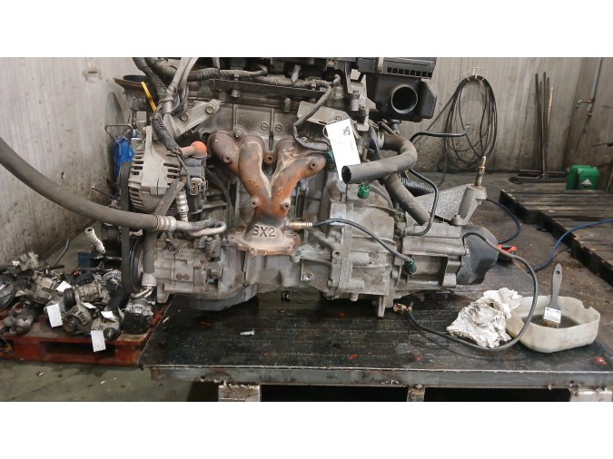 MOTOR CON ACCESORIOS Y CAJA DE CAMBIOS NISSAN MICRA 2003