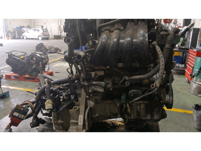 MOTOR CON ACCESORIOS Y CAJA DE CAMBIOS NISSAN MICRA 2003