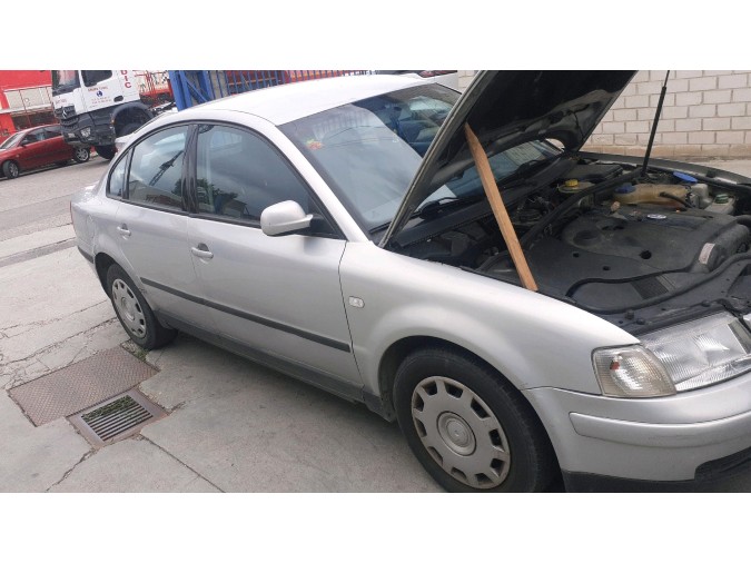 Intercooler VOLKSWAGEN PASSAT 2000