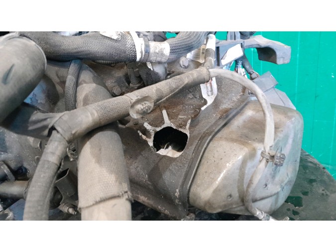 MOTOR CON ACCESORIOS Y CAJA DE CAMBIOS PEUGEOT 208 2012