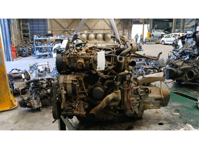 MOTOR CON ACCESORIOS SIN CAJA DE CAMBIOS RENAULT R19 1993
