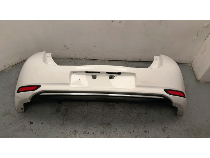 PARAGOLPES TRASERO TOYOTA AURIS BLANCO 2018