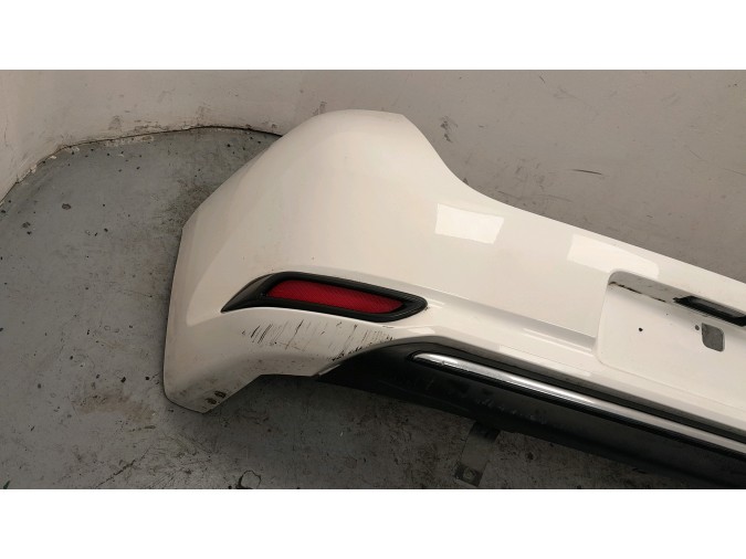 PARAGOLPES TRASERO TOYOTA AURIS BLANCO 2018
