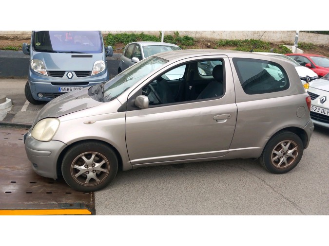 FARO DELANTERO DERECHO TOYOTA YARIS 2005