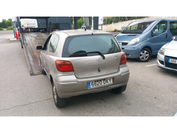 FARO DELANTERO DERECHO TOYOTA YARIS 2005