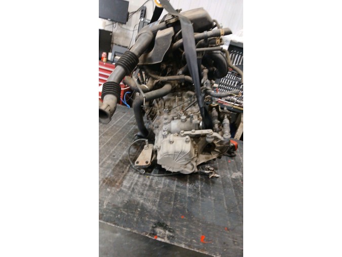 Motor TOYOTA YARIS 2005