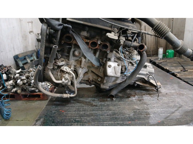 Motor TOYOTA YARIS 2005