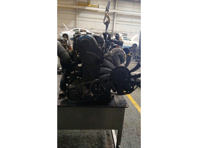 Motor SKODA SUPERB 2003