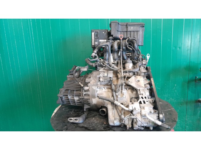 MOTOR CON ACCESORIOS Y CAJA DE CAMBIOS MERCEDES A 140