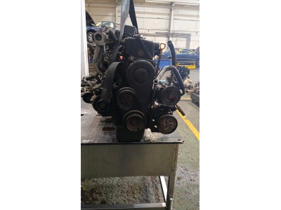 MOTOR CON ACCESORIOS Y CAJA DE CAMBIOS  2000