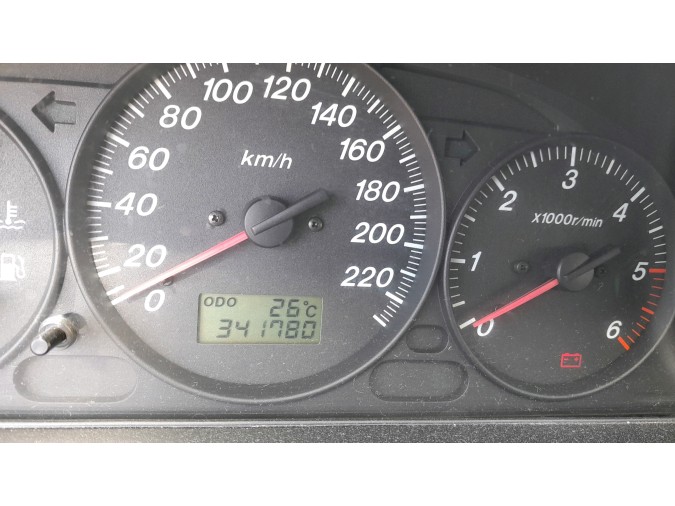 ALETA TRASERA IZQUIERDA MAZDA 323 2001