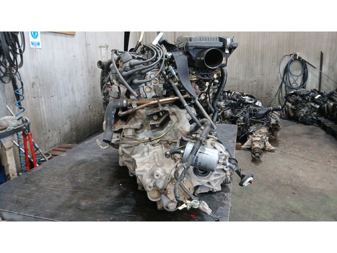 MOTOR CON ACCESORIOS Y CAJA DE CAMBIOS NISSAN PRIMERA 1998