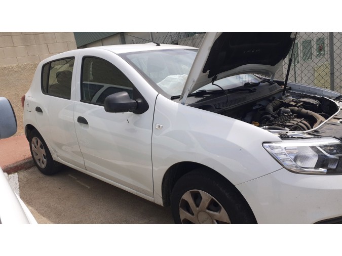 PILOTO MATRÍCULA IZQUIERDO DACIA SANDERO 2020