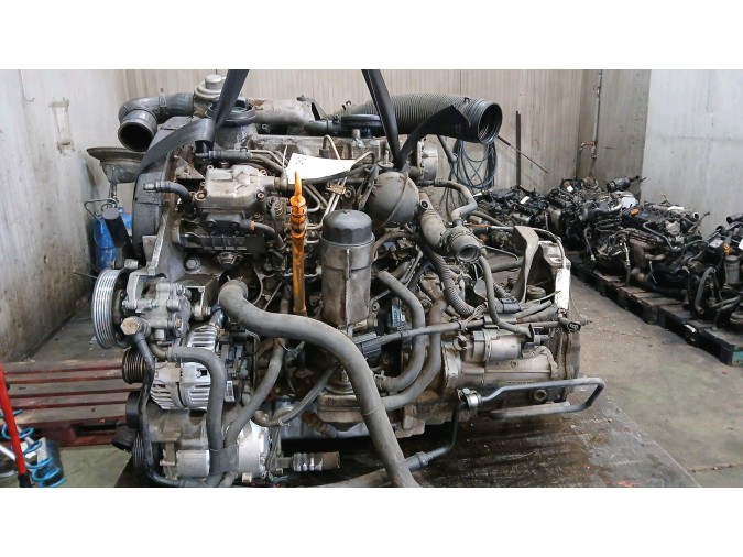 MOTOR CON ACCESORIOS Y CAJA DE CAMBIOS SKODA OCTAVIA 2001