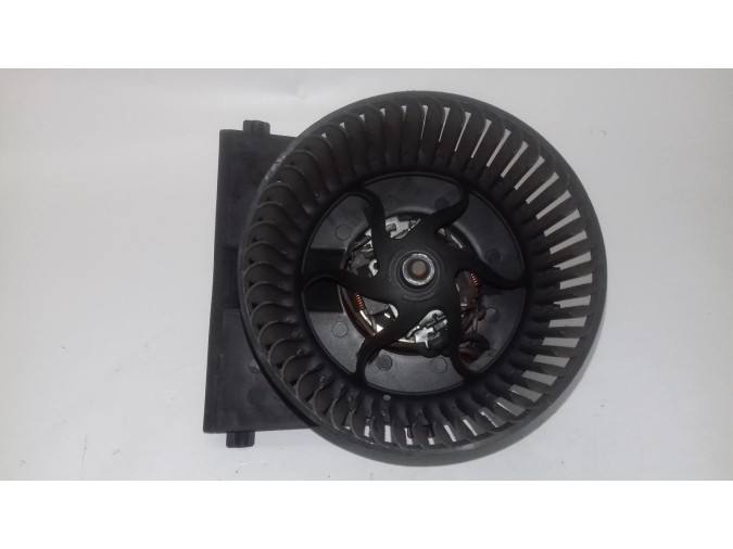 MOTOR DEL CALENTADOR SO TOYOTA AURIS 2015