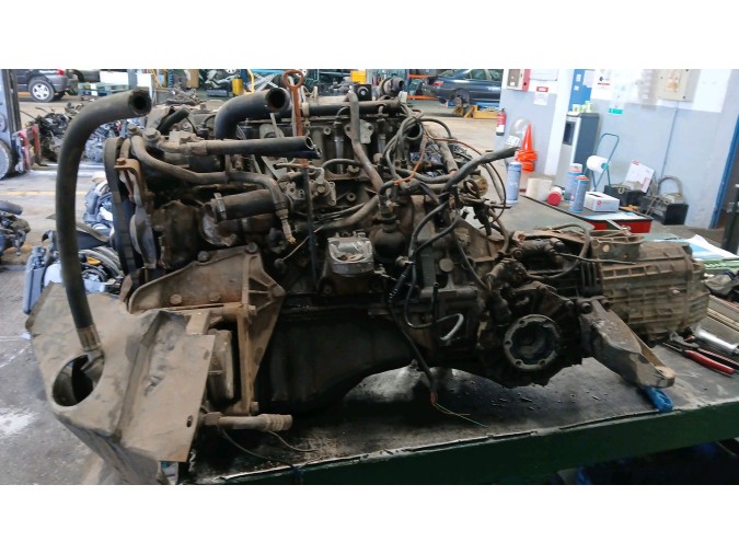 MOTOR CON ACCESORIOS SIN CAJA DE CAMBIOS AUDI 100 1990