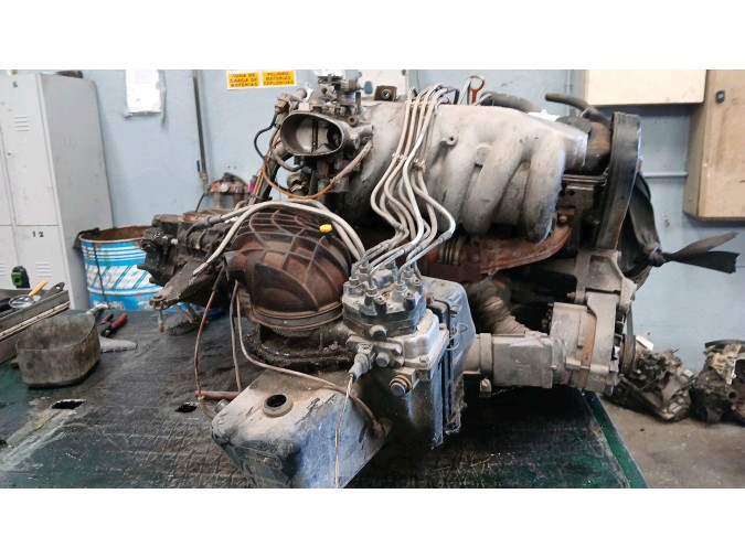 MOTOR CON ACCESORIOS SIN CAJA DE CAMBIOS AUDI 100 1990