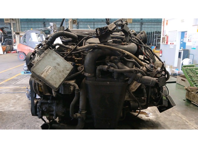 MOTOR CON ACCESORIOS Y CAJA DE CAMBIOS PEUGEOT 605