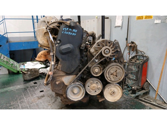 MOTOR CON ACCESORIOS SIN CAJA DE CAMBIOS RENAULT R19