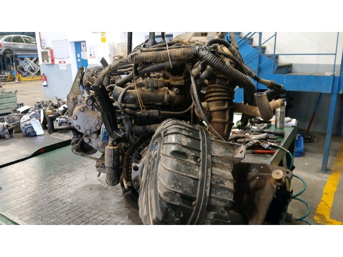 MOTOR CON ACCESORIOS SIN CAJA DE CAMBIOS RENAULT R19