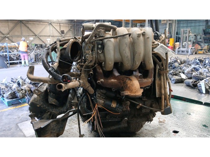 MOTOR CON ACCESORIOS SIN CAJA DE CAMBIOS RENAULT R19