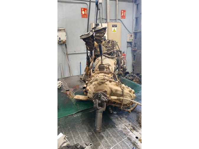 MOTOR CON ACCESORIOS Y CAJA DE CAMBIOS NISSAN PATROL 1991