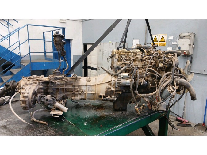 MOTOR CON ACCESORIOS Y CAJA DE CAMBIOS NISSAN PATROL 1991