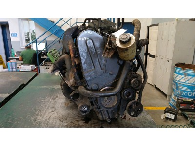 MOTOR CON ACCESORIOS Y CAJA DE CAMBIOS CITROEN JUMPY 1999