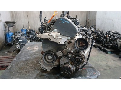 MOTOR CON ACCESORIOS Y CAJA DE CAMBIOS  2002