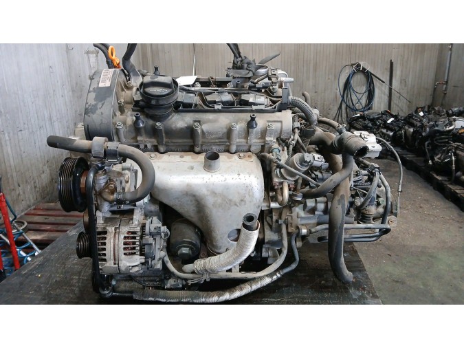 MOTOR CON ACCESORIOS Y CAJA DE CAMBIOS  2002